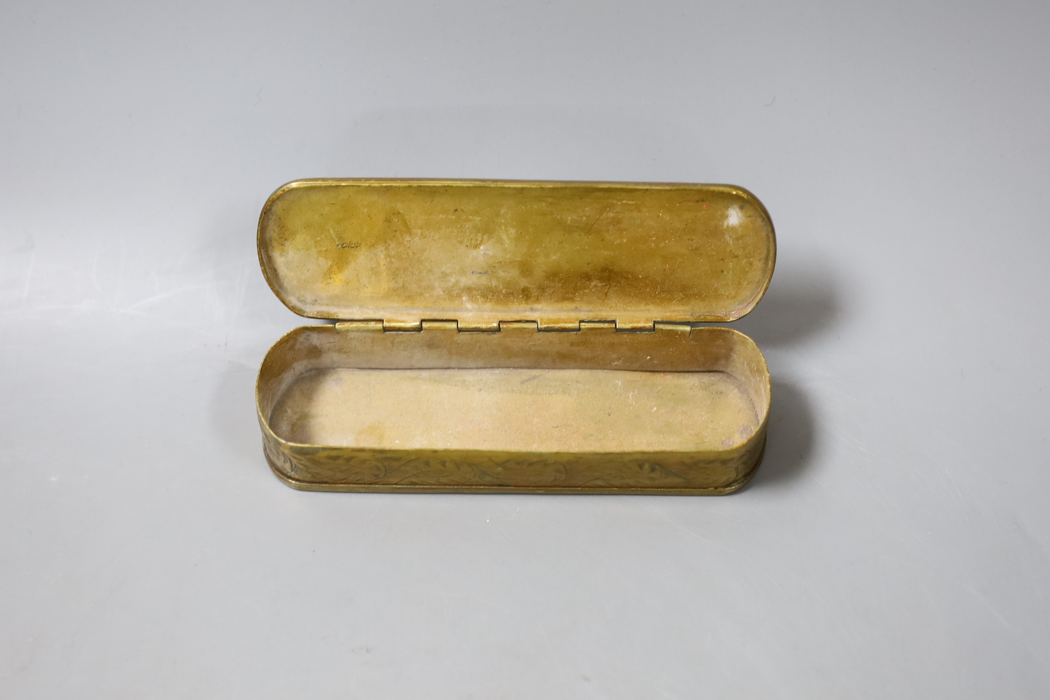 A 17th/18th century finely engraved Dutch brass tobacco box - 15.5cm long